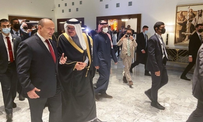 بينيت بالبحرين: نواجه معا "إيران وأتباعها"