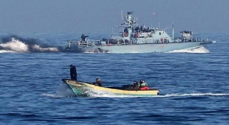 زوارق الاحتلال تطلق الرصاص على الصيادين ببحر خانيونس