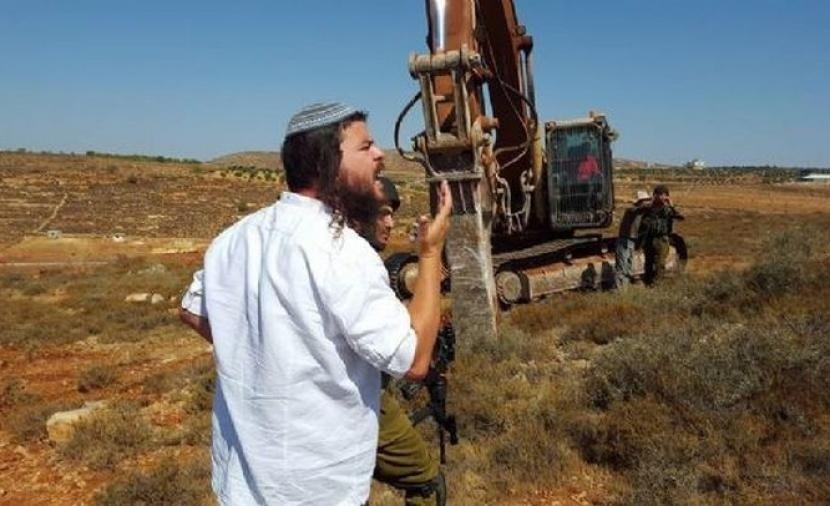  مستوطنون يواصلون تجريف أراضٍ في الأغوار