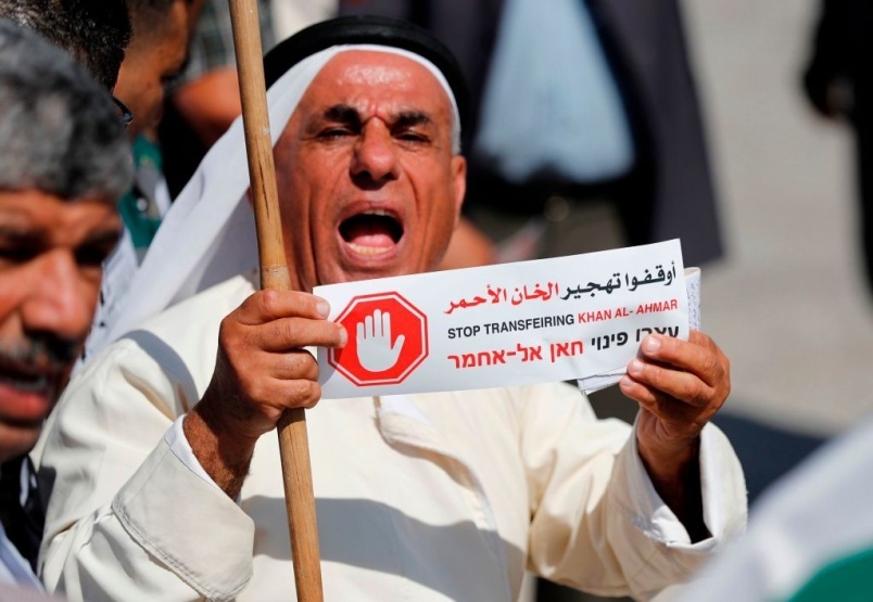 تأجيل رد حكومة الاحتلال على التماس بشأن إخلاء الخان الأحمر إلى ما بعد الانتخابات