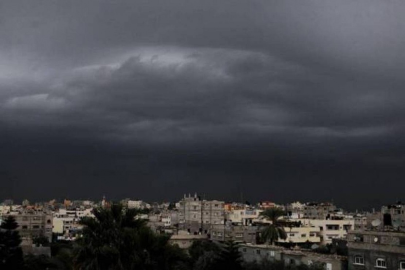 الطقس: الحرارة أدنى من معدلها العام بحدود 5 درجات وزخات متفرقة من الأمطار