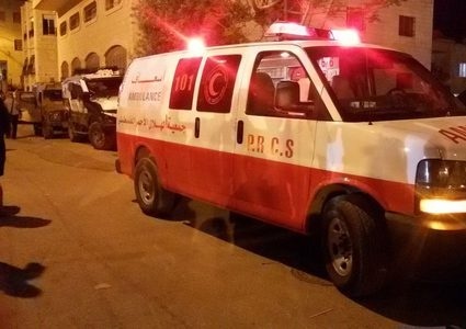 اصابة 3 مواطنين وإحراق 5 سيارات خلال شجار عائلي شرق يطا