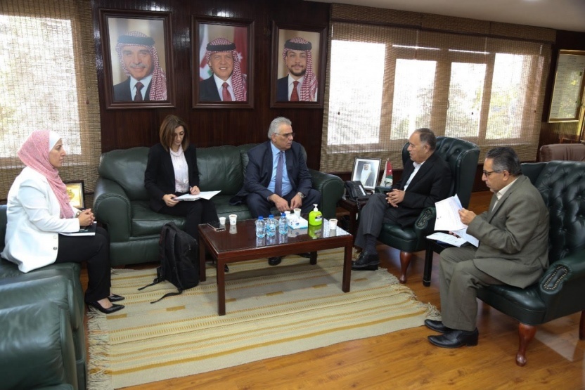  الوزير غنيم يبحث مع نظيره الاردني تعزيز التعاون