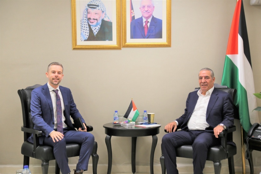 " الشيخ يبحث مع ممثل استراليا لدى فلسطين آخر المستجدات السياسية