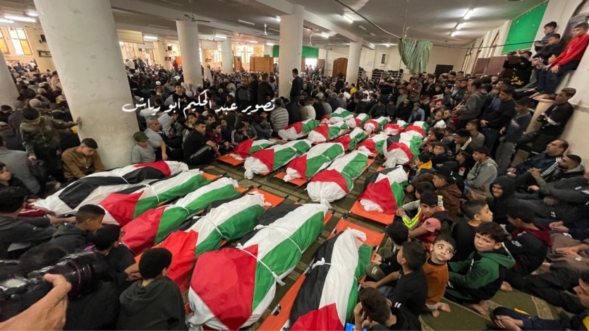 وسط حزن كبير وحداد عام .. غزة تشيع جثامين ضحايا حريق جباليا