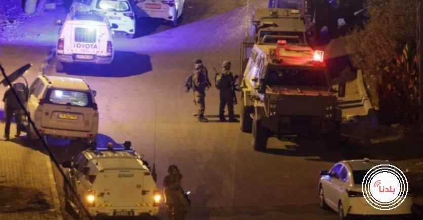 الاحتلال يحاصر منزلين في العبيدية 