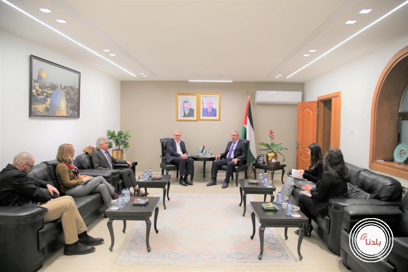 الشيخ يستقبل منسق الأمم المتحدة لعملية السلام في الشرق الأوسط بمدينة رام الله 