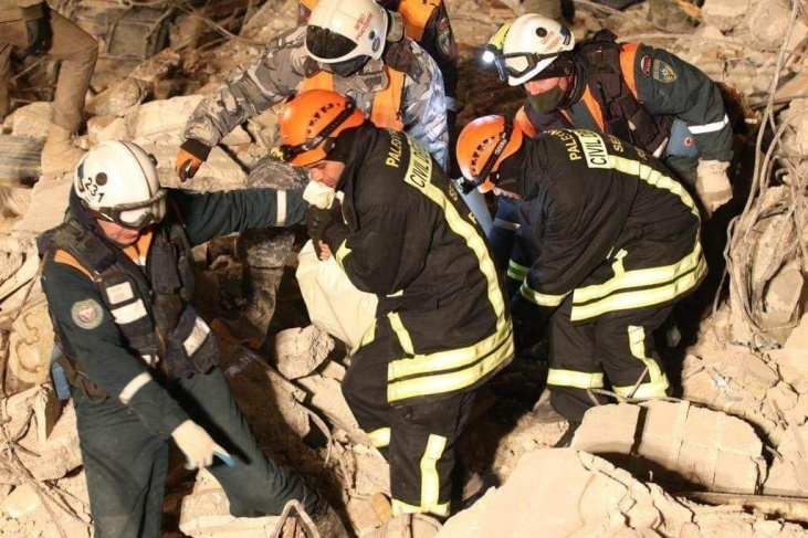 الدفاع المدني يستمر في عملياته الاغاثية بسوريا وتركيا