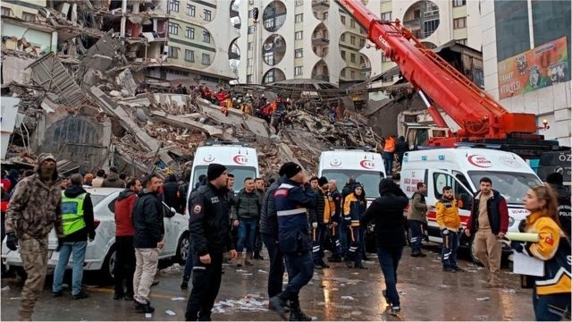 العثور على ناج بعد 278 ساعة من وقوع الزلزال في تركيا