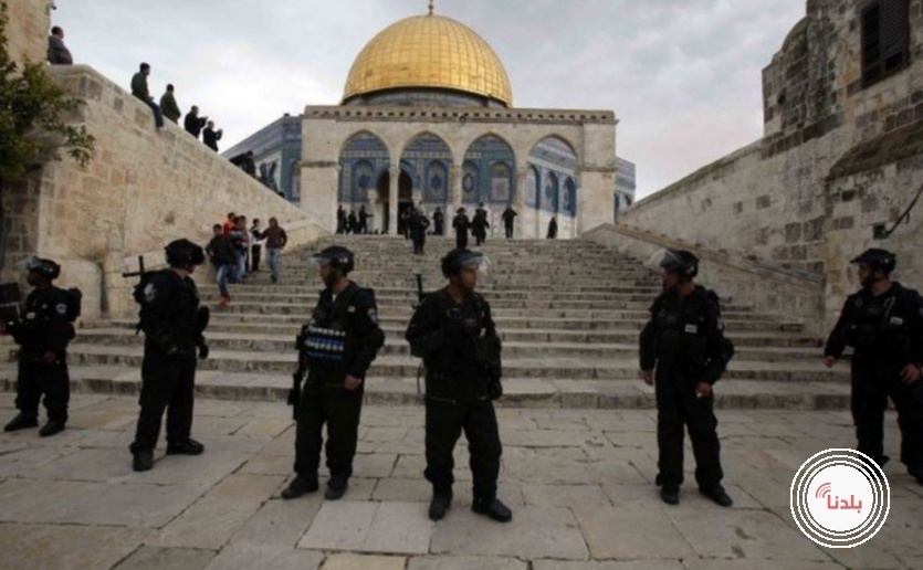 الاحتلال يواصل إبعاد الفلسطينيين عن الأقصى