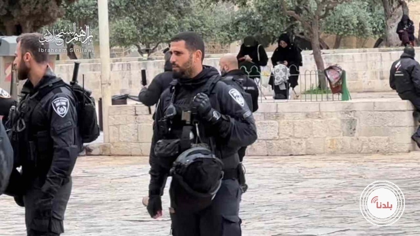 عشرات المستوطنين يقتحمون المسجد الأقصى.. وفرض اجراءات مشددة في القدس القديمة