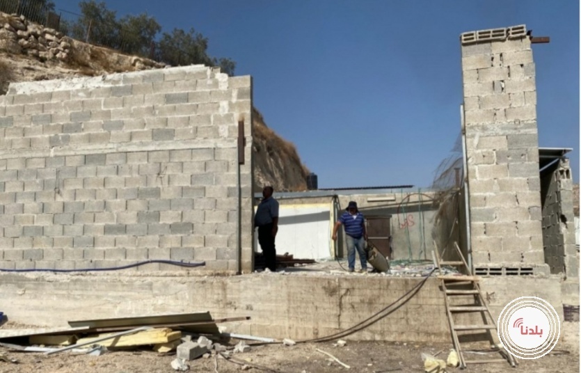 عائلة جعابيص في القدس تهدم شقتين بقرار من بلدية الاحتلال