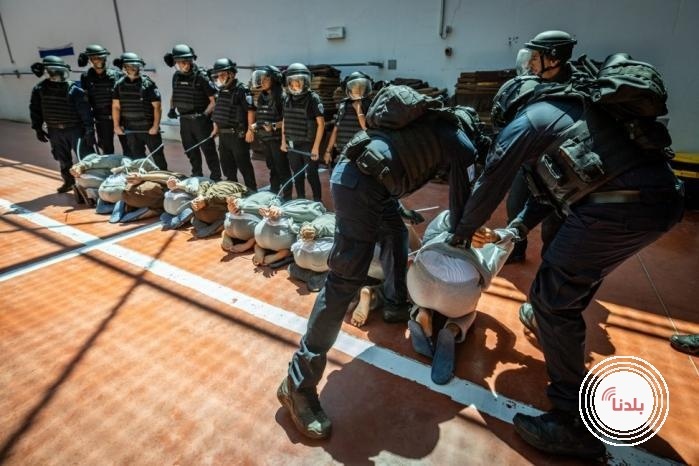 الأسرى في سجون الاحتلال "يموتون جوعًا ويحلمون بالطعام"