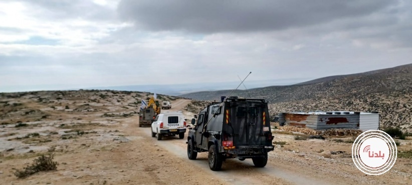 الاحتلال يهدم مساكن ومنشآت في مسافر يطا ويشرد ثلاث عائلات