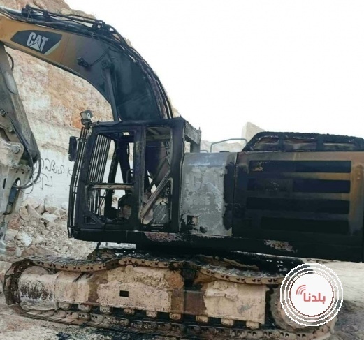 خطر يهدد الصناعة الوطنية.. مستوطنون يحرقون معدات "كسارة" في بيت فجار 