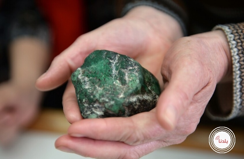 أحجار كريمة تتفوّق على الألماس.. والعالم يلهث لندرتها