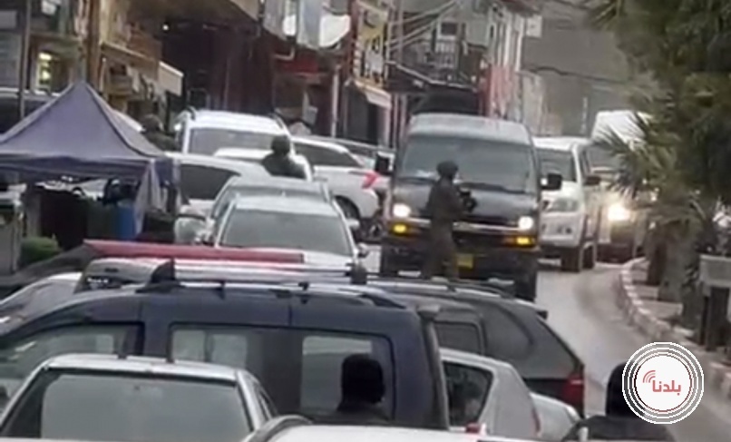 متنكرين بزي جيش الاحتلال: سطو مسلح على محل مجوهرات في الظاهرية واختطاف صاحبه