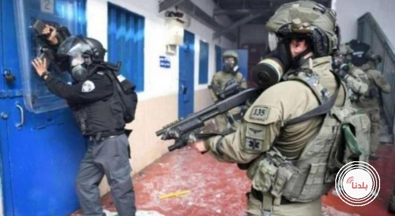 حماس: الأسرى يُواجهون جريمة إنسانية مكتملة داخل سجون الاحتلال