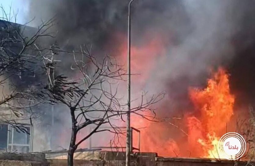 انفجار ونيران هائلة.. حريق مروع بمنطقة صناعية في مصر