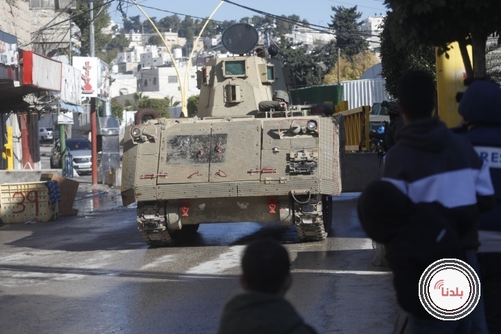 إصابة شاب بالرصاص الحي.. حملة اعتقالات واقتحامات واسعة في محافظة الخليل