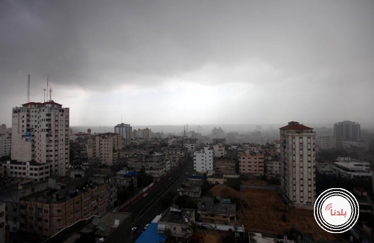 الطقس: تتأثر البلاد بمنخفض جوي وسقوط زخات من الأمطار