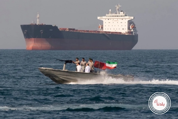 الحرس الثوري يعلن احتجاز سفينتين واقتيادهما للمياه الإقليمية الإيرانيةر