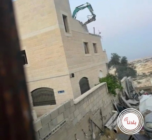 القدس.. الاحتلال يجبر شقيقين على هدم منزليهما في بلدة الطور
