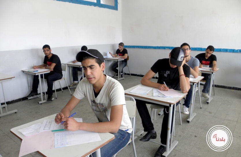 سماعات وأسئلة مسربة.. 14 شخصا في السجن على خلفية امتحانات الباكالوريا في تونس