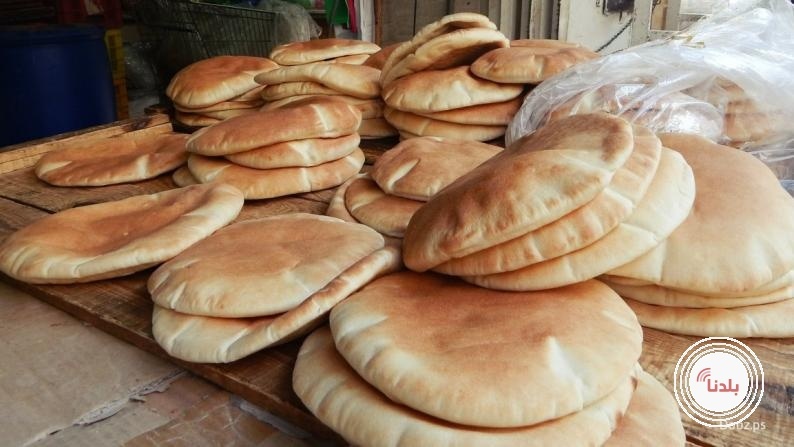 وزارة الاقتصاد الوطني ونقابة أصحاب المخابز: المخزون الاستراتيجي من القمح والطحين آمن ويغطي احتياجات المواطنين.. ولا تغيير على الأسعار