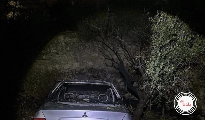 مستوطنون يحرقون مسجدا ومركبة في مخماس