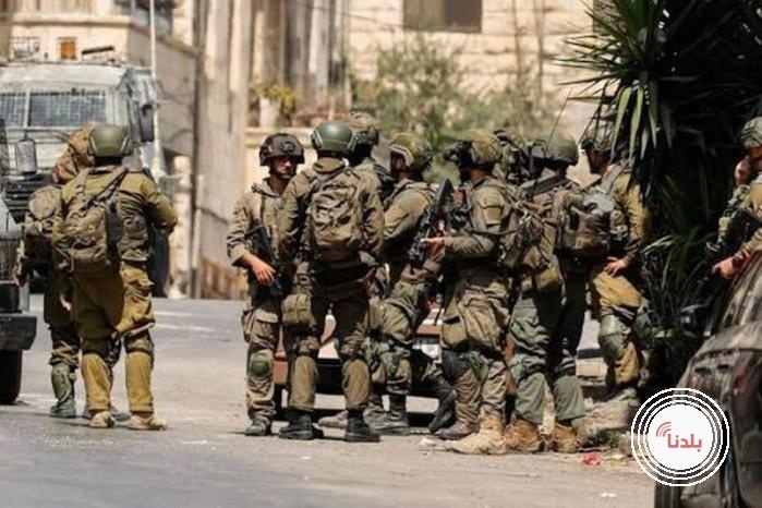 الاحتلال يداهم محلًا تجاريًا باقتحام قلقيلية